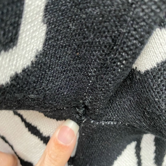 Damask Print Black & White Sweater Dress Size L - Picture 6 of 7